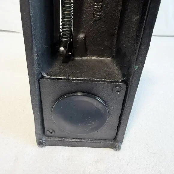 VTG Mechanical Cast Iron Jumping Monkey Coin Bank Works and in Good Condition!! - Picture 6 of 9